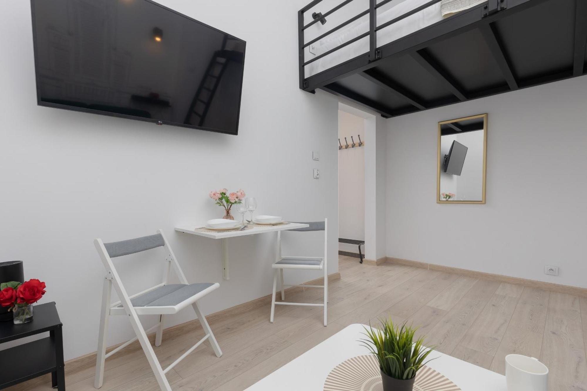 Aleja Wyzwolenia Studio with Mezzanine Warsaw Downtown by Noclegi Renters Eksteriør bilde